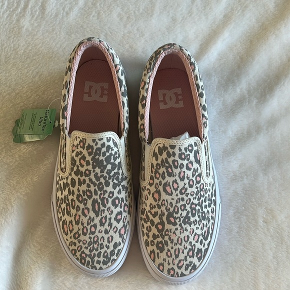 DC Shoes - NWT DC SHOES TRASE WOMEN’S SNEAKER NEW CHEETAH GRAY/WHITE/PINK 7